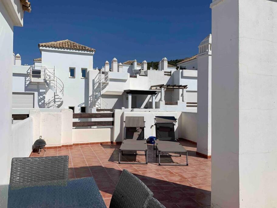Penthouse Seaview And Golf Valle Romano Estepona Eksteriør billede